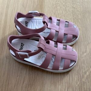 European brand Kavat beach sandals